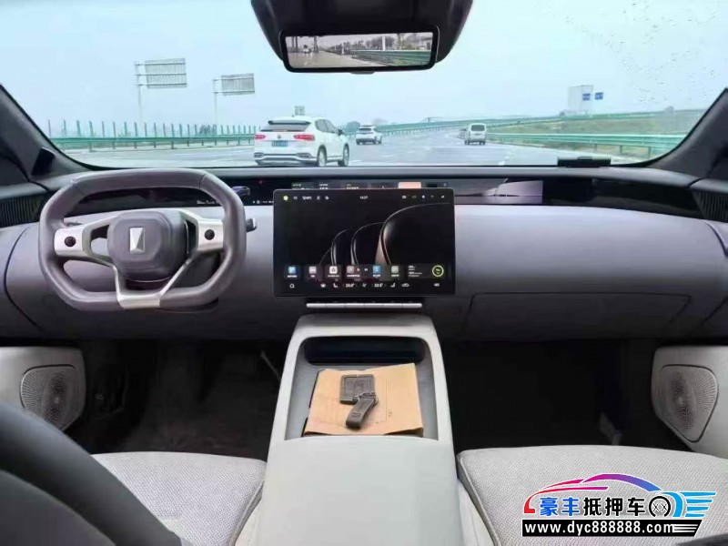 24年阿维塔12轿车抵押车出售