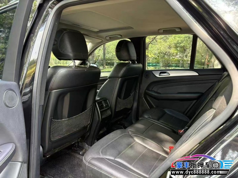 13年奔驰ML轿车抵押车出售