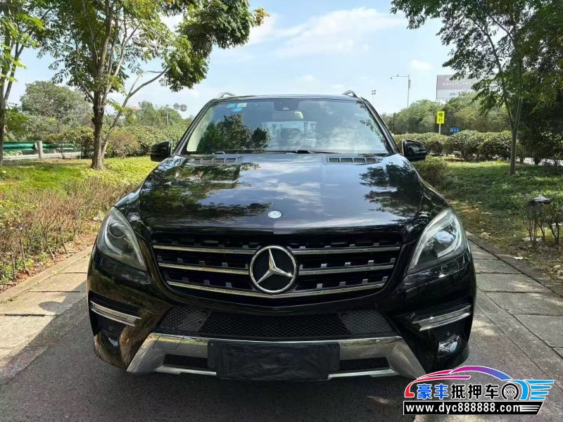 13年奔驰ML轿车抵押车出售