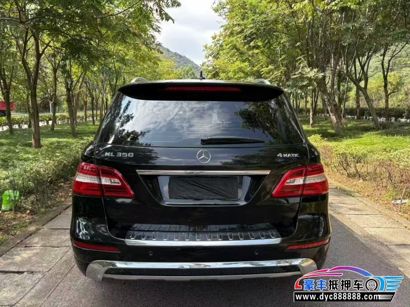 13年奔驰ML轿车抵押车出售