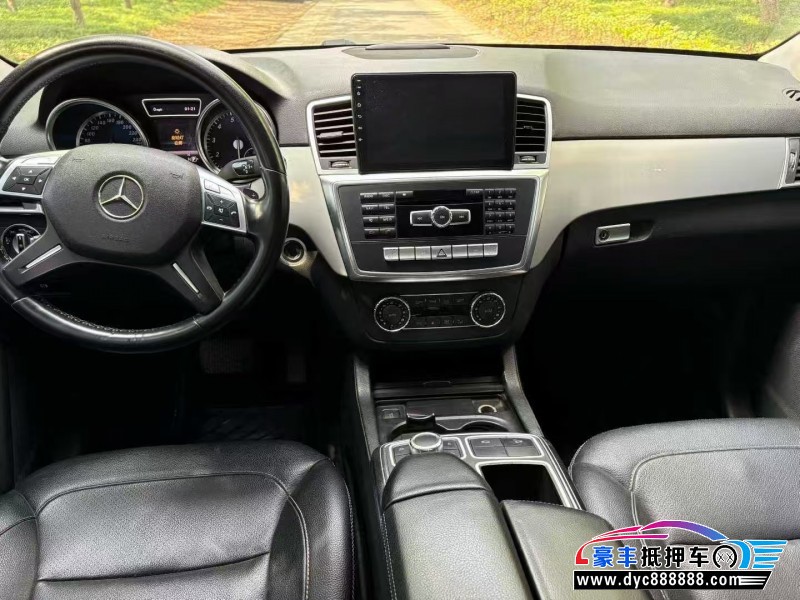 13年奔驰ML轿车抵押车出售