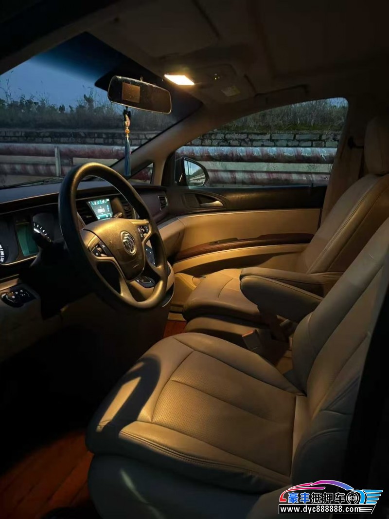 19年别克GL8轿车抵押车出售