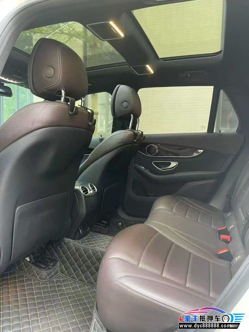 19年奔驰GLC轿车抵押车出售