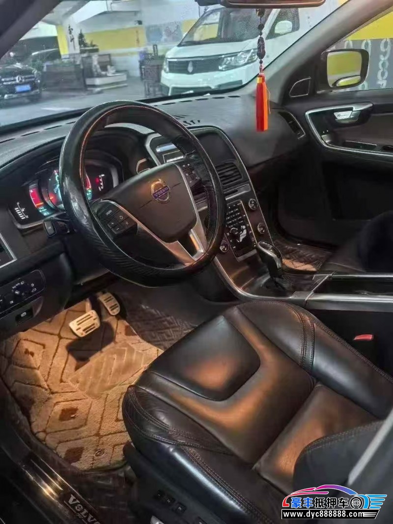 14年沃尔沃XC60轿车抵押车出售