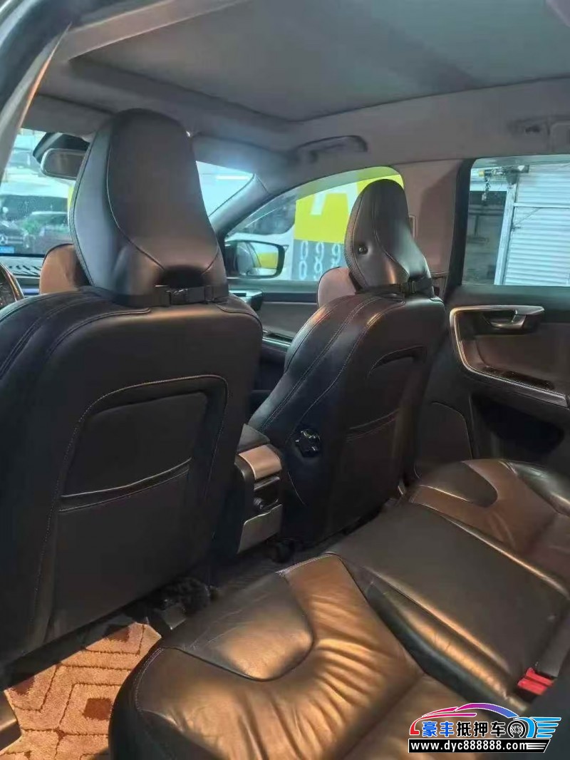 14年沃尔沃XC60轿车抵押车出售