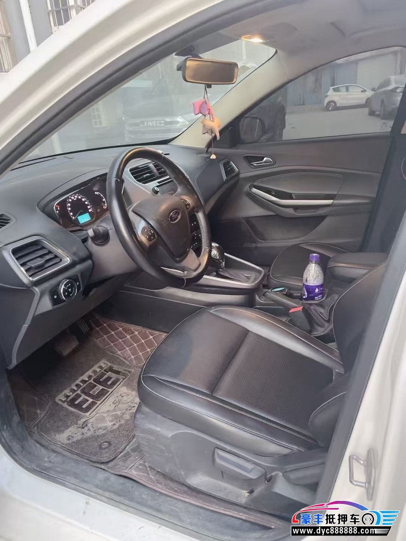 18年福特福睿斯轿车抵押车出售