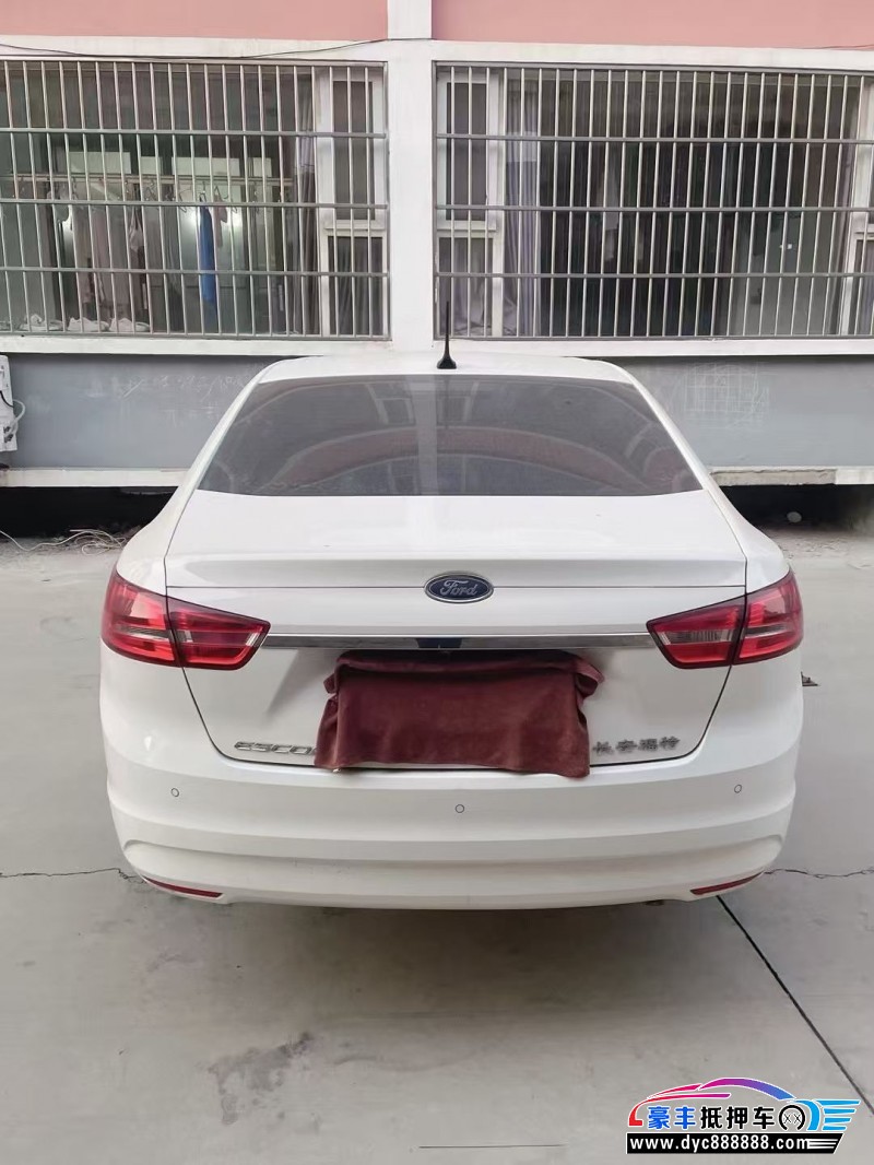 18年福特福睿斯轿车抵押车出售