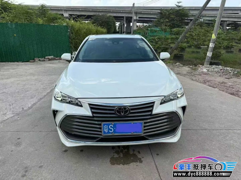 20年丰田亚洲龙轿车抵押车出售