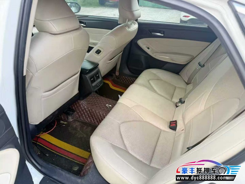 20年丰田亚洲龙轿车抵押车出售