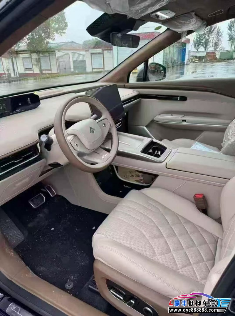 25年埃安昊铂轿车抵押车出售