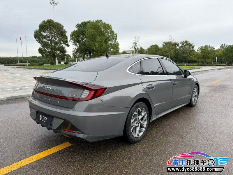 21年现代索纳塔轿车抵押车出售