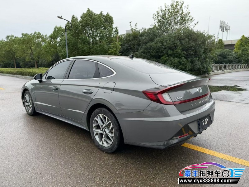 21年现代索纳塔轿车抵押车出售