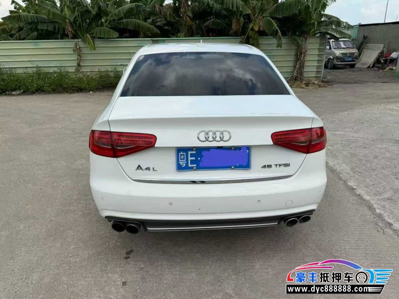 13年奥迪A4L轿车抵押车出售