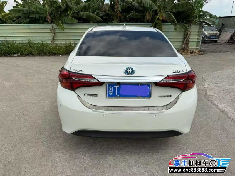 18年丰田雷凌轿车抵押车出售