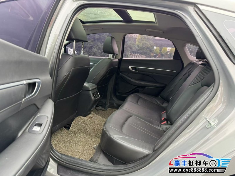 21年现代索纳塔轿车抵押车出售