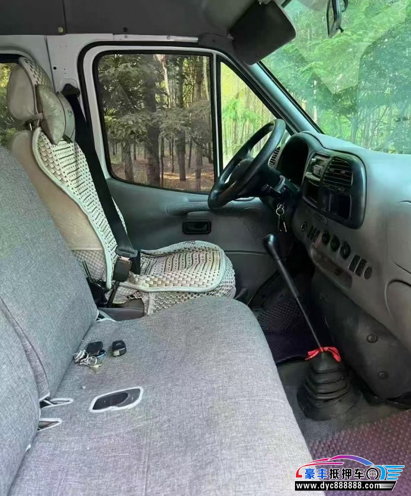 14年福特全顺轿车抵押车出售