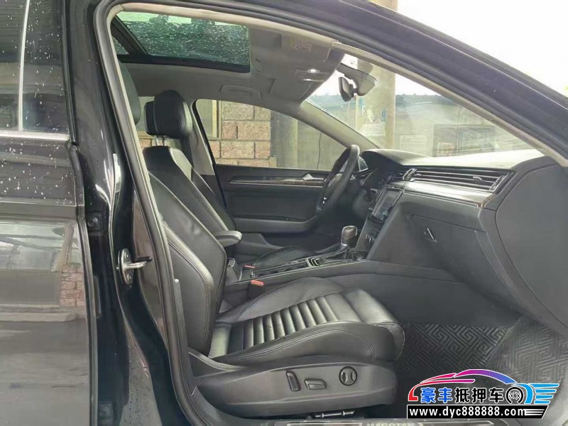 18年大众迈腾轿车抵押车出售