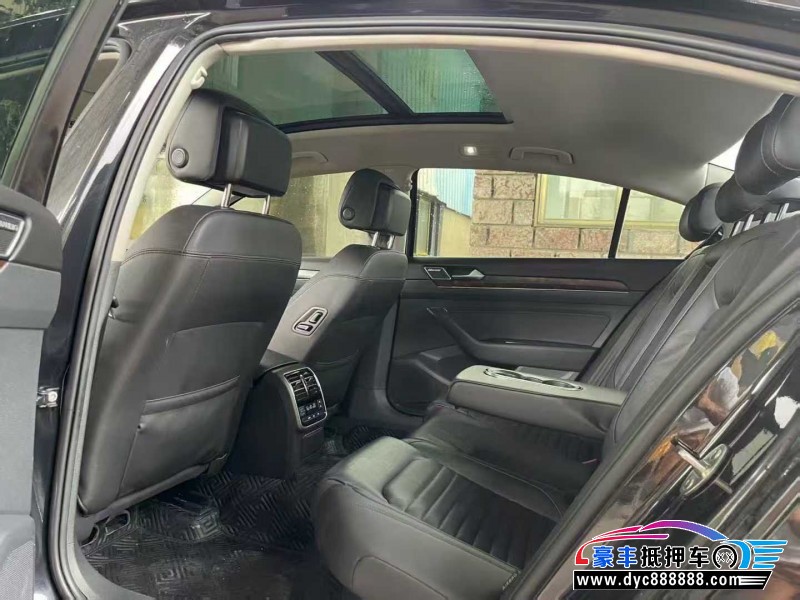 18年大众迈腾轿车抵押车出售