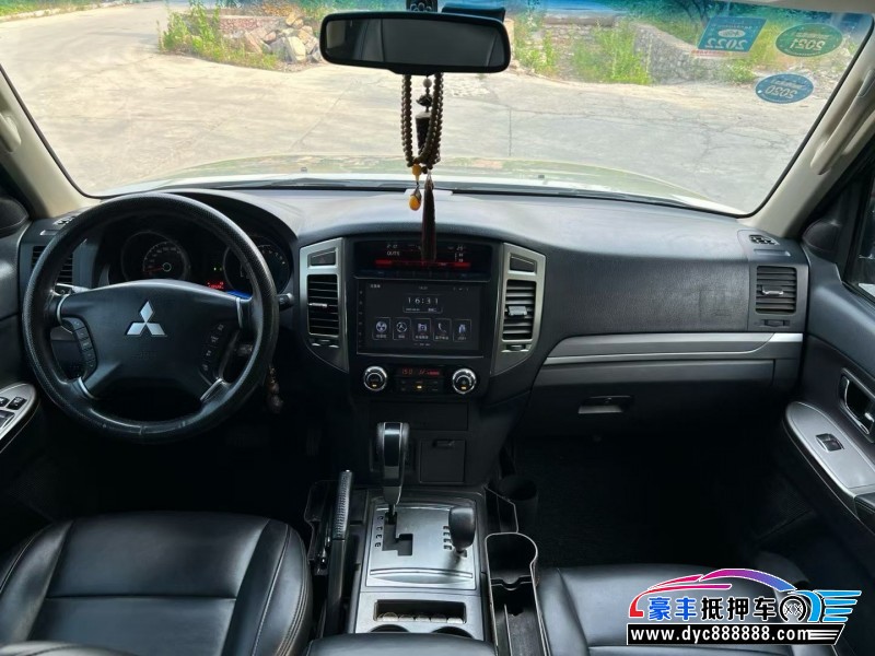 18年三菱帕杰罗轿车抵押车出售