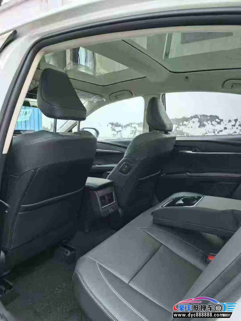 25年丰田凯美瑞轿车抵押车出售