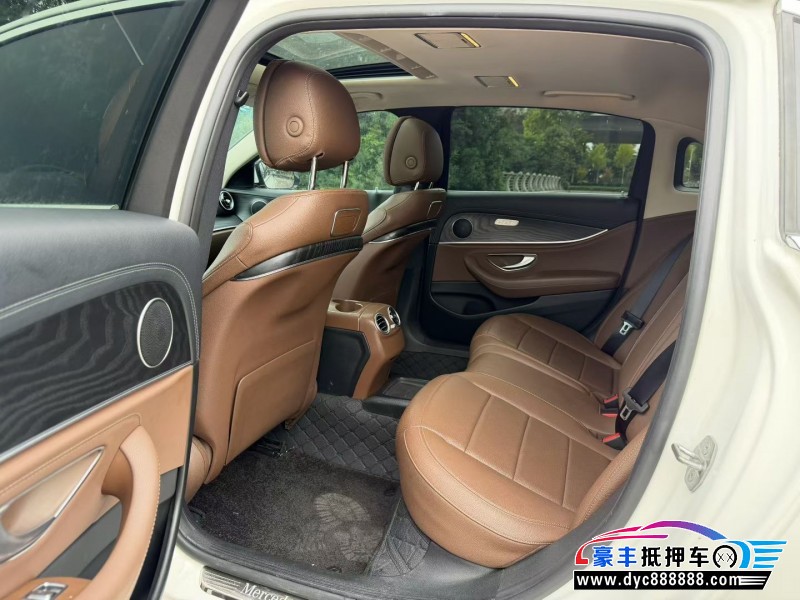 17年奔驰E轿车抵押车出售