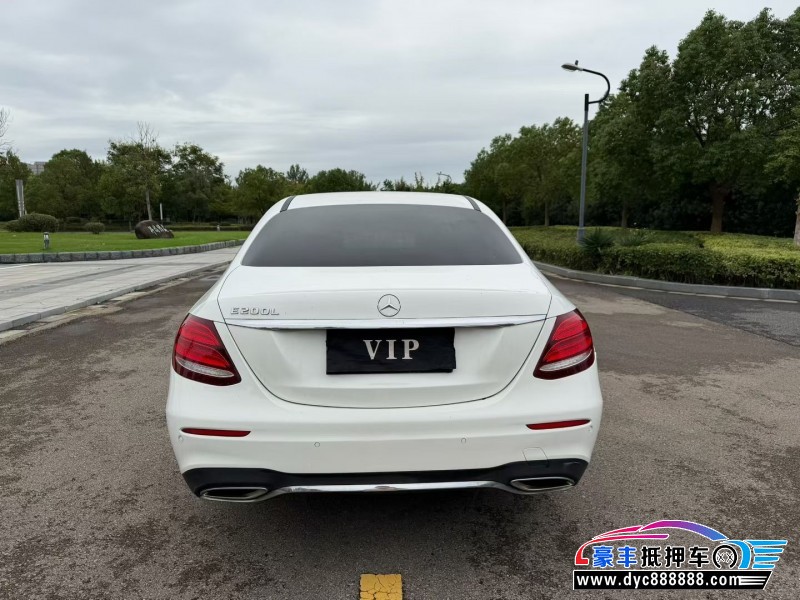 17年奔驰E轿车抵押车出售