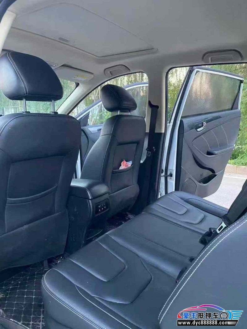 21年东风风光580轿车抵押车出售