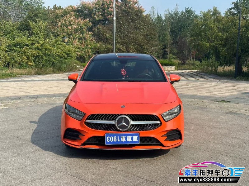 19年奔驰A轿车抵押车出售