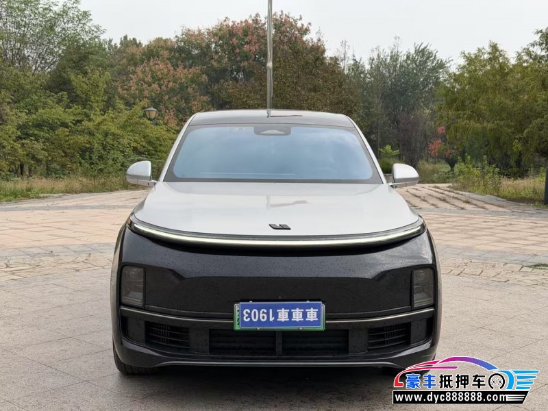 23年理想L8轿车抵押车出售