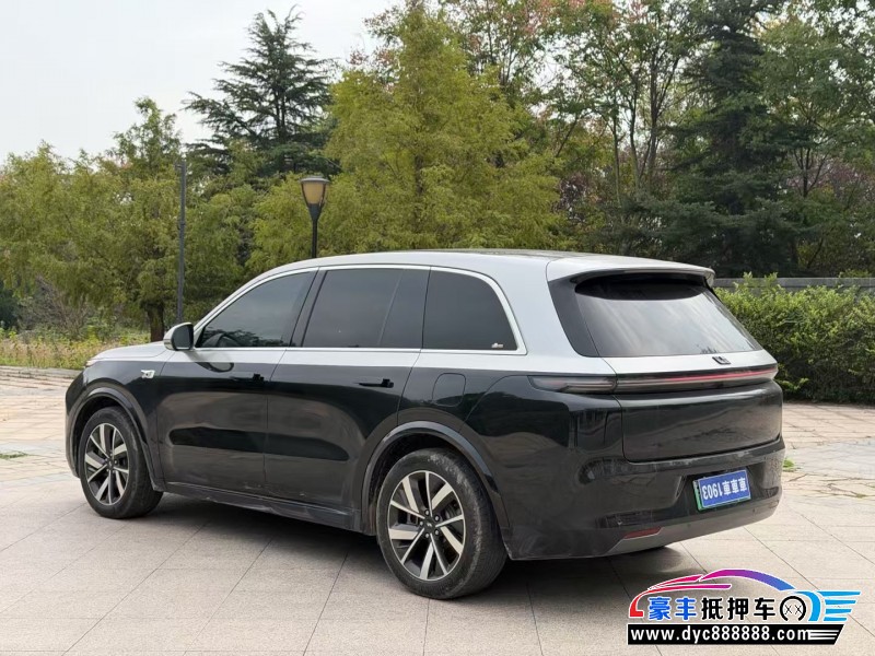 23年理想L8轿车抵押车出售