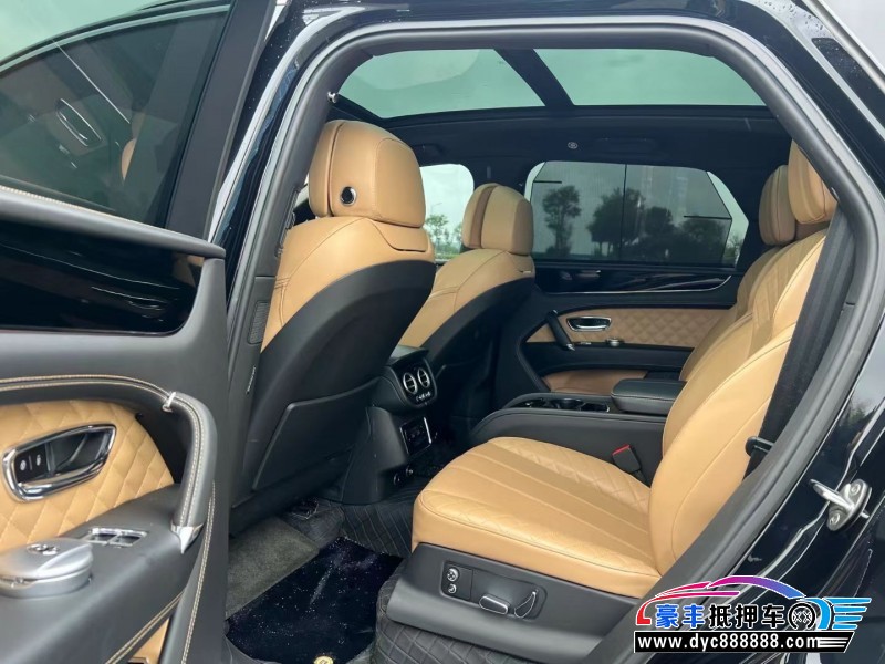 19年宾利添越轿车抵押车出售