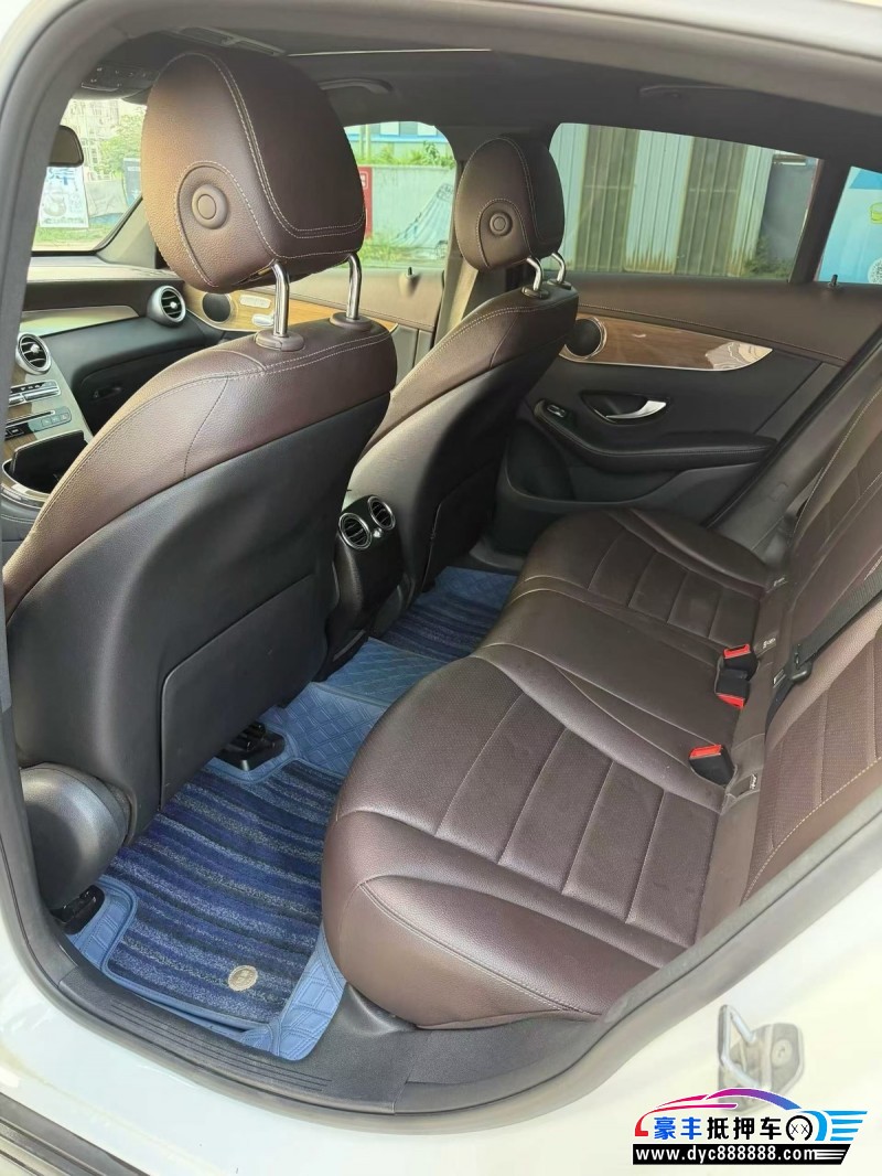 19年奔驰GLC轿车抵押车出售