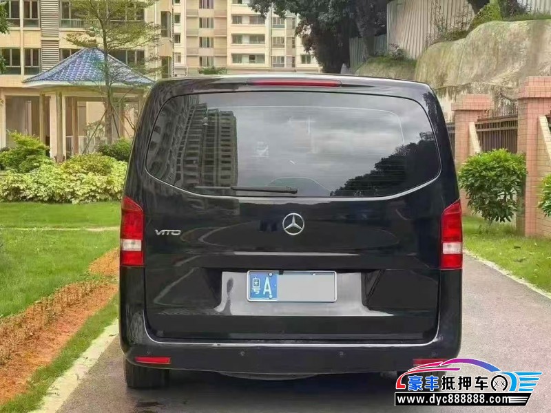 21年奔驰威霆轿车抵押车出售