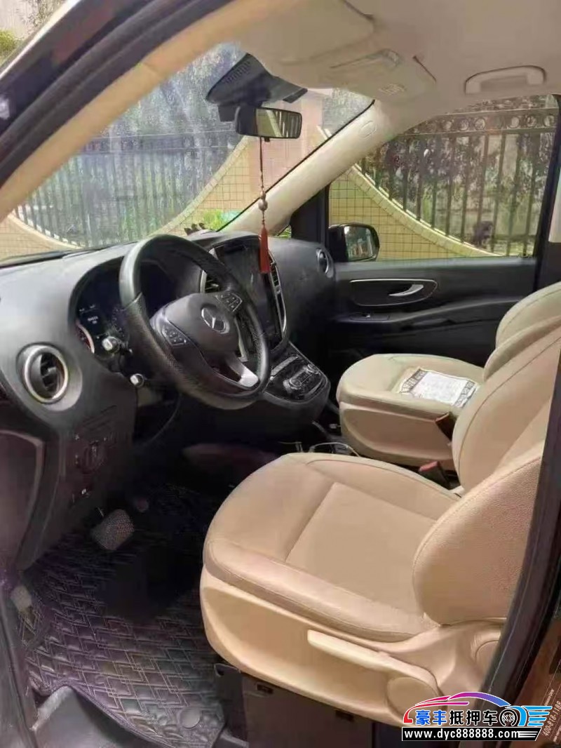 21年奔驰威霆轿车抵押车出售