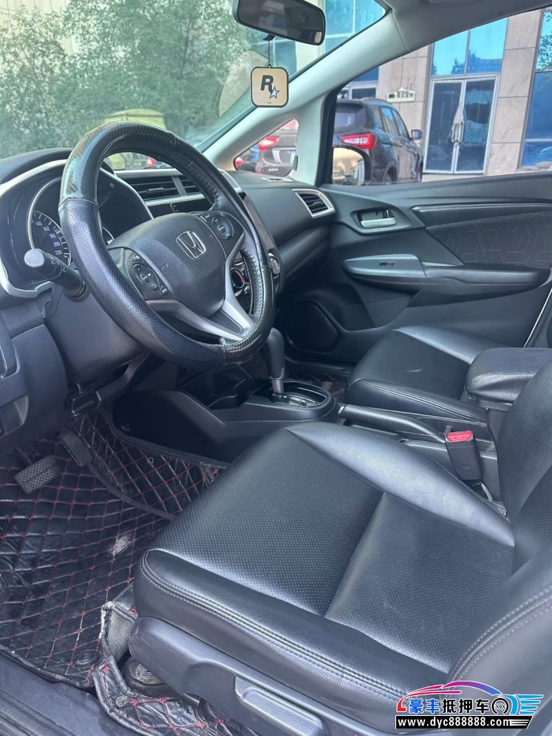 17年本田飞度轿车抵押车出售