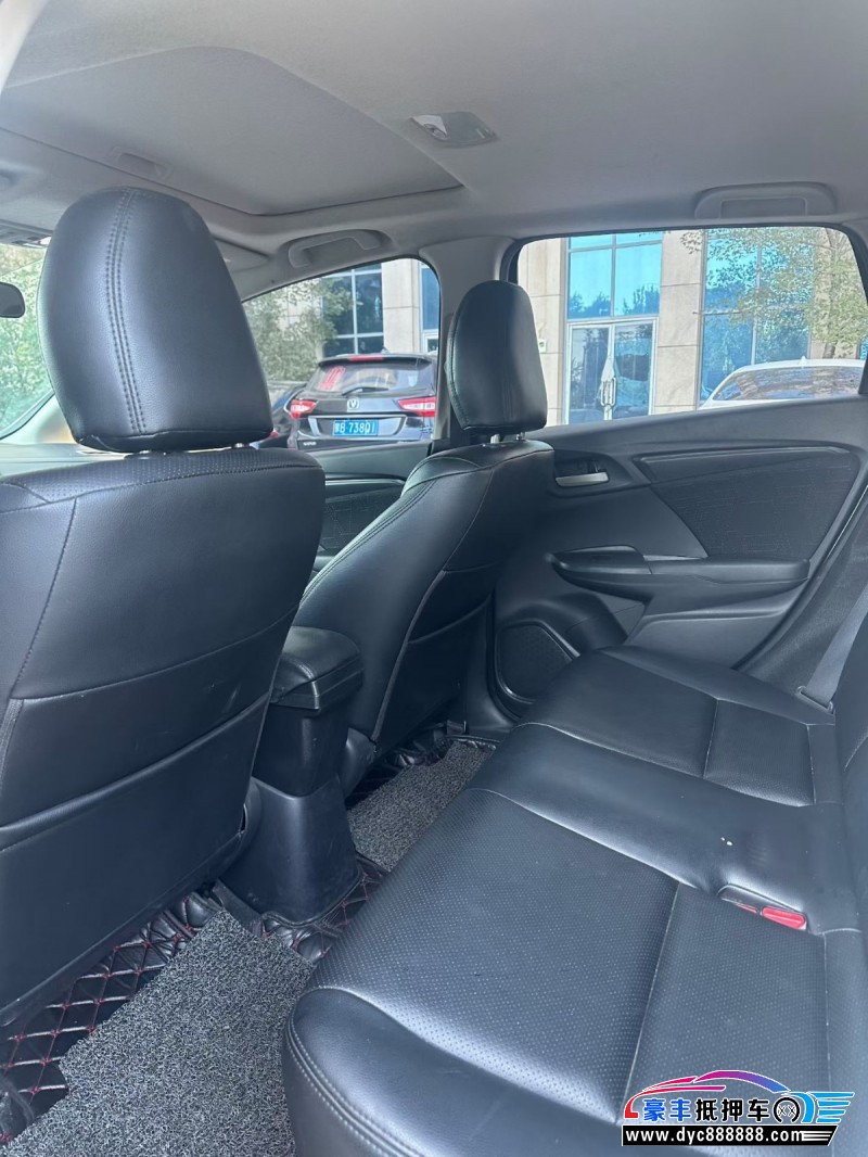 17年本田飞度轿车抵押车出售