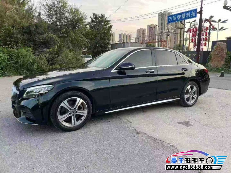 19年奔驰C轿车抵押车出售