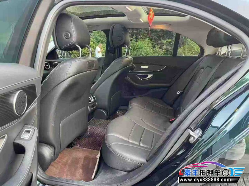 19年奔驰C轿车抵押车出售