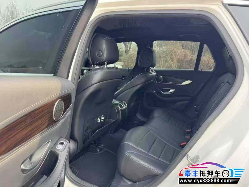 17年奔驰GLC轿车抵押车出售