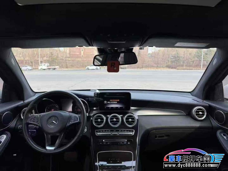 17年奔驰GLC轿车抵押车出售