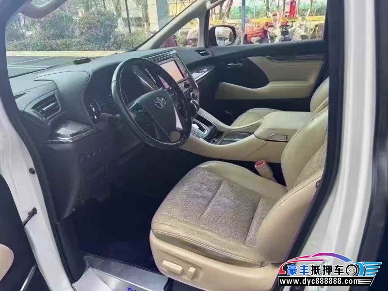 19年丰田埃尔法轿车抵押车出售