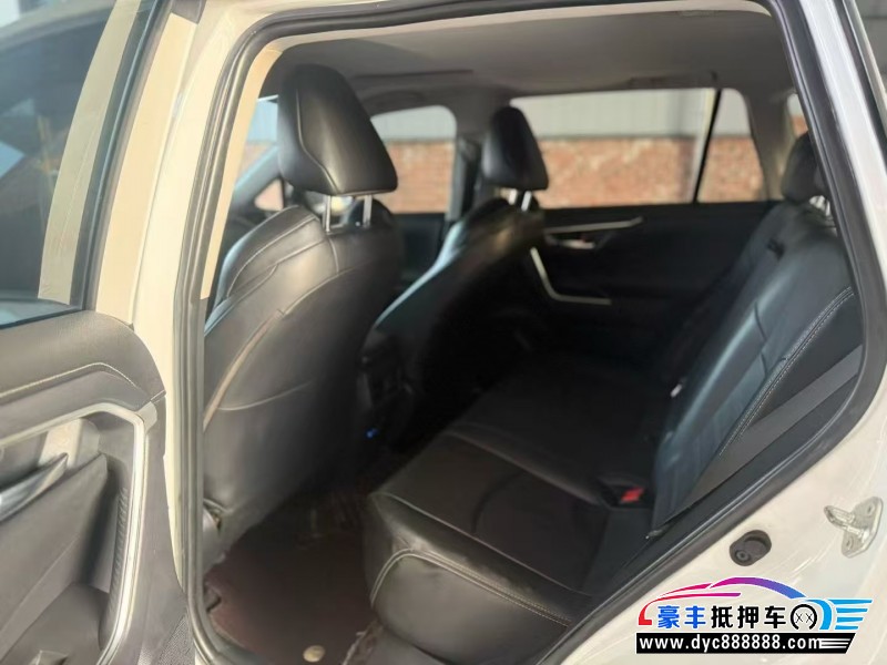 22年丰田威兰达轿车抵押车出售