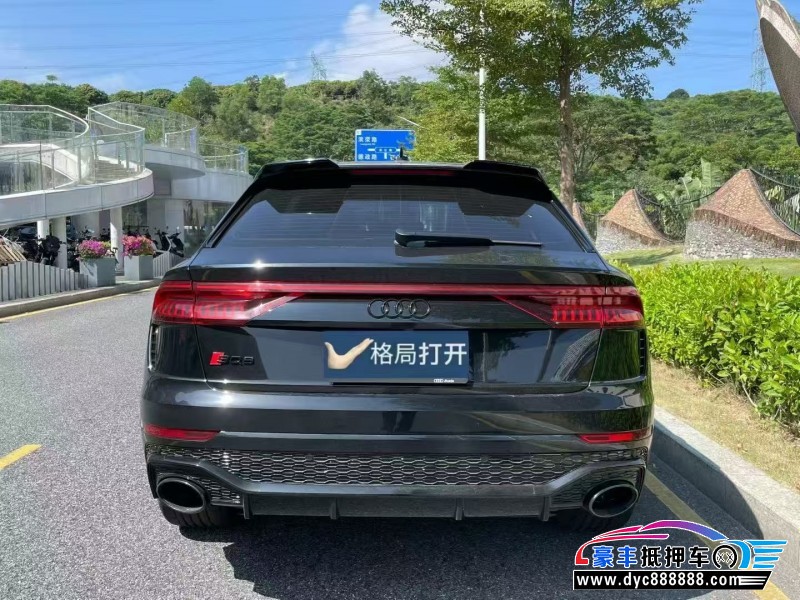 22年奥迪Q8轿车抵押车出售