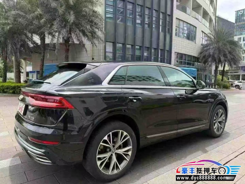 20年奥迪Q8轿车抵押车出售