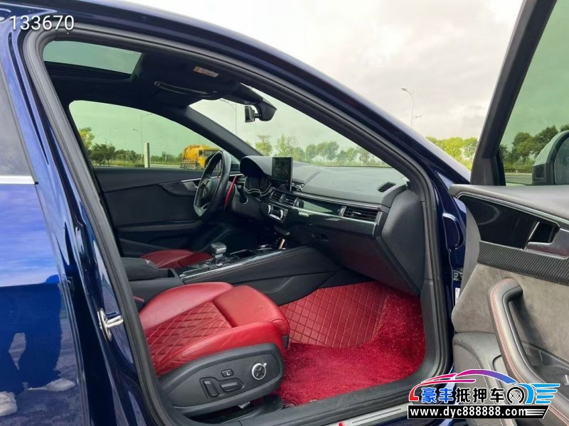 22年奥迪S4轿车抵押车出售