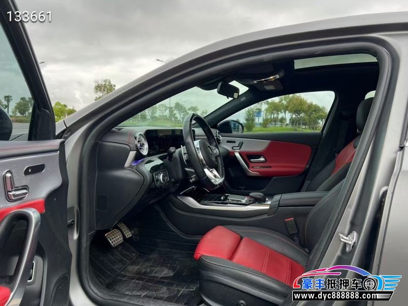 22年奔驰A轿车抵押车出售