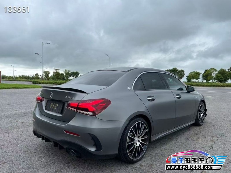 22年奔驰A轿车抵押车出售