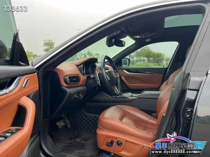 18年玛莎拉蒂莱万特轿车抵押车出售