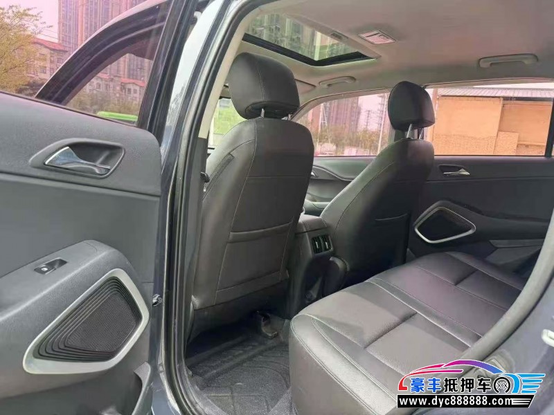 19年现代ix35轿车抵押车出售