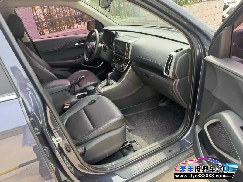 19年现代ix35轿车抵押车出售